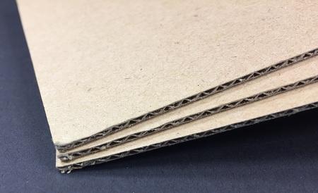 1.20001 E Welle 1,6mm Wellpappe braun 1200x1620 mm